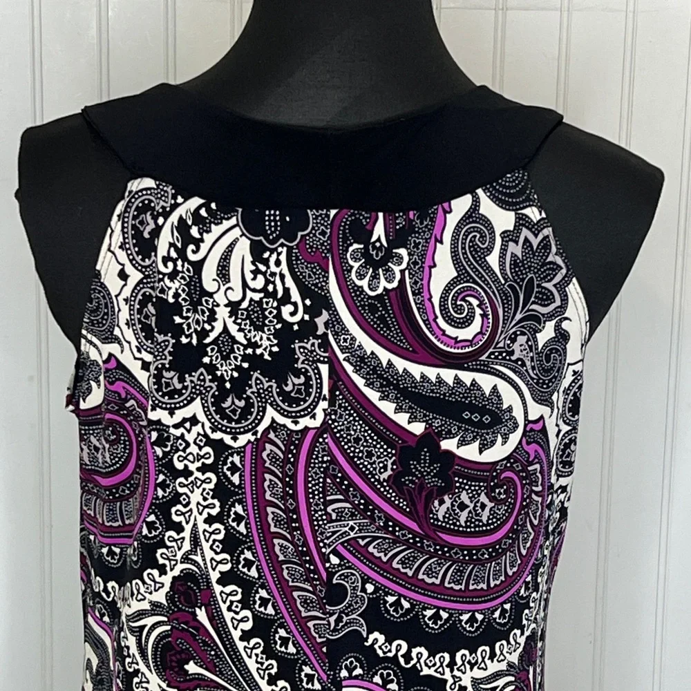 Elegant Paisley Mini Dress in Black, White, and Pink - Picture 7 of 11
